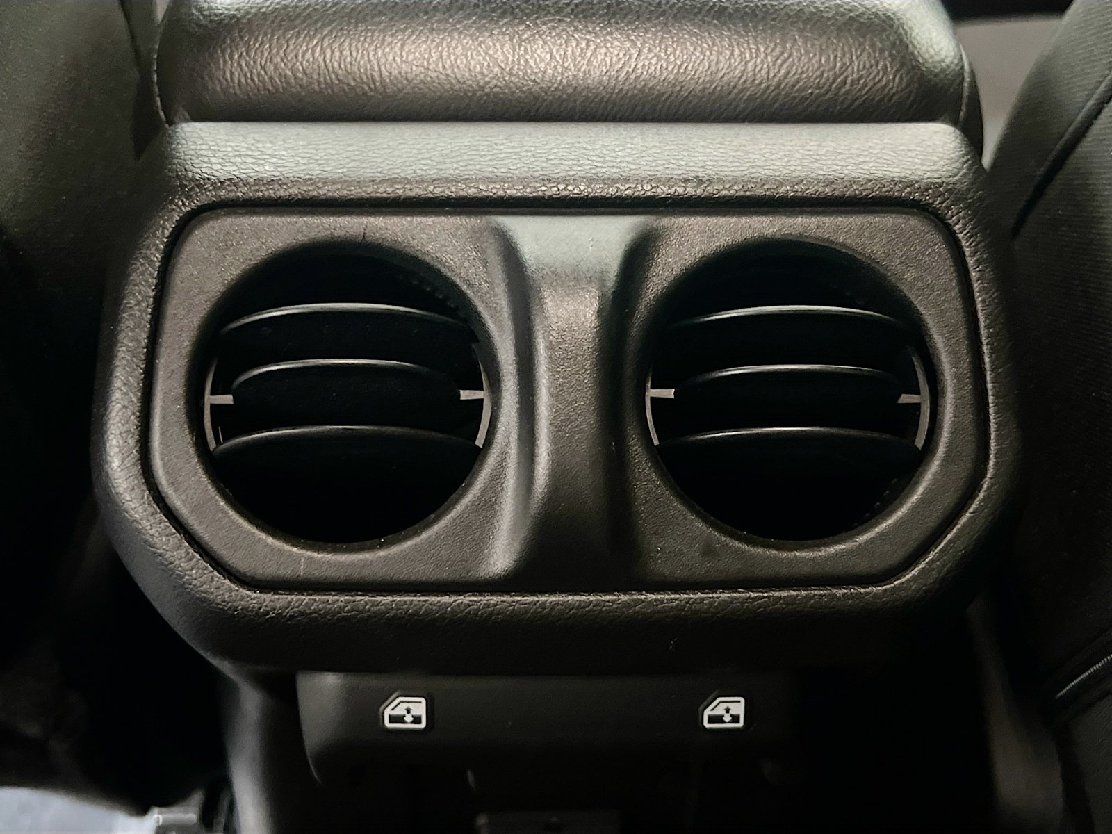 Used 2023 Jeep Wrangler Unlimited w/ Sun & Screen Package AWD/4WD image 18