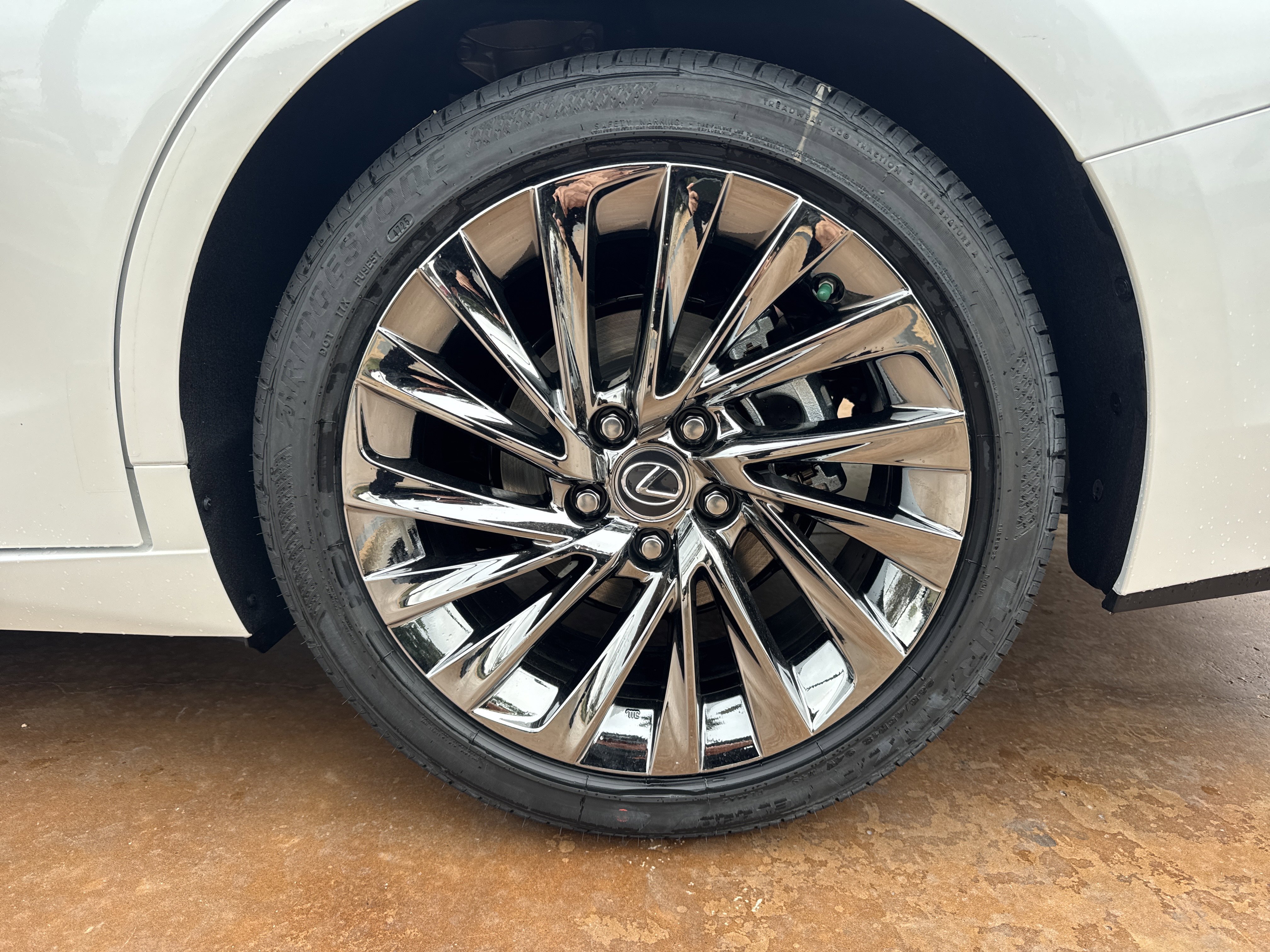 New 2025 Lexus ES 350 Ultra Luxury image 7