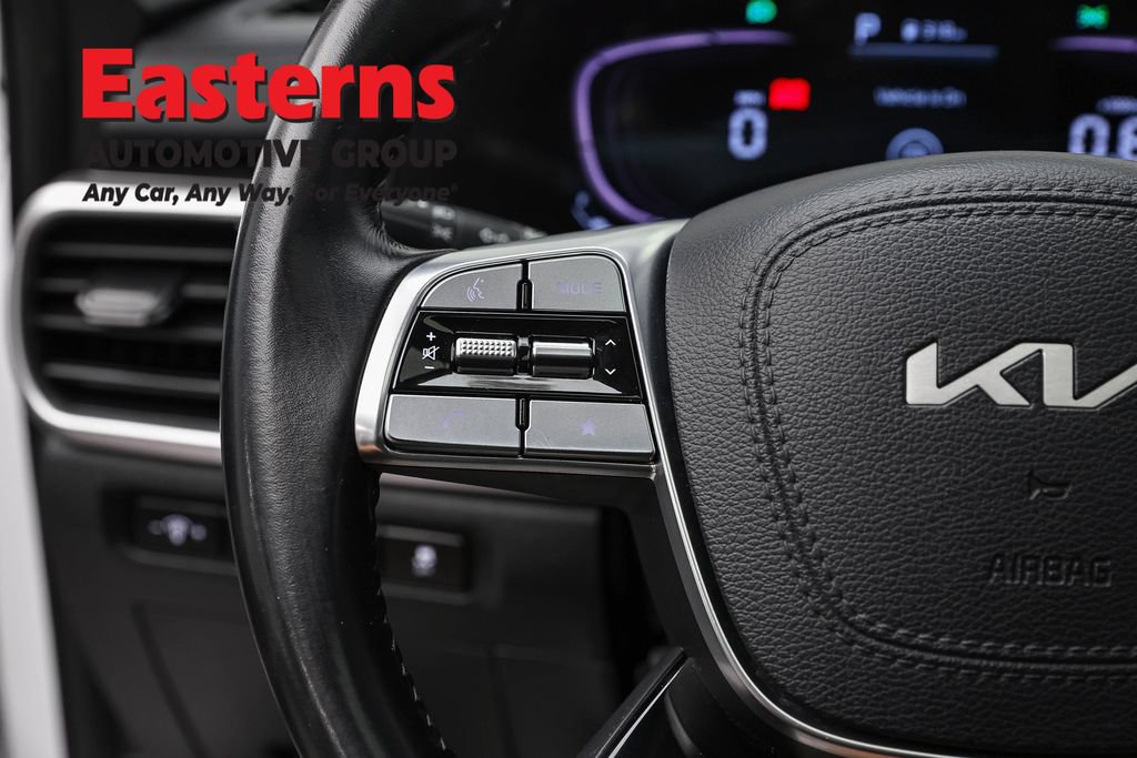 Used 2025 Kia Telluride S FWD image 16