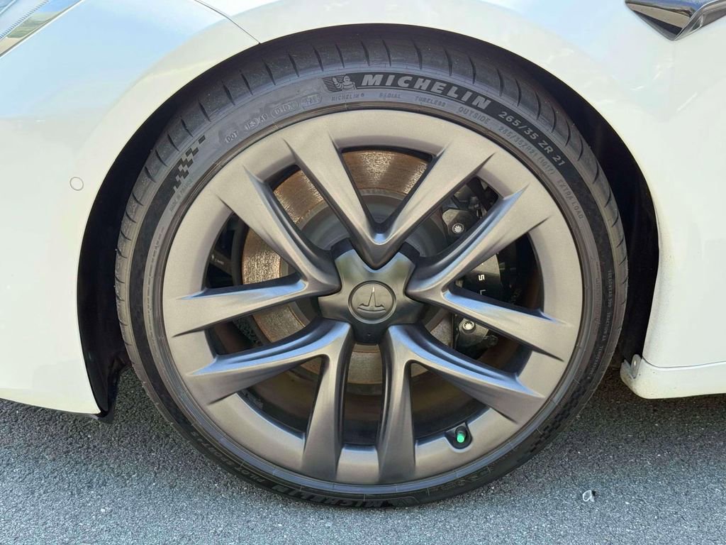 Used 2021 Tesla Model S Plaid image 8