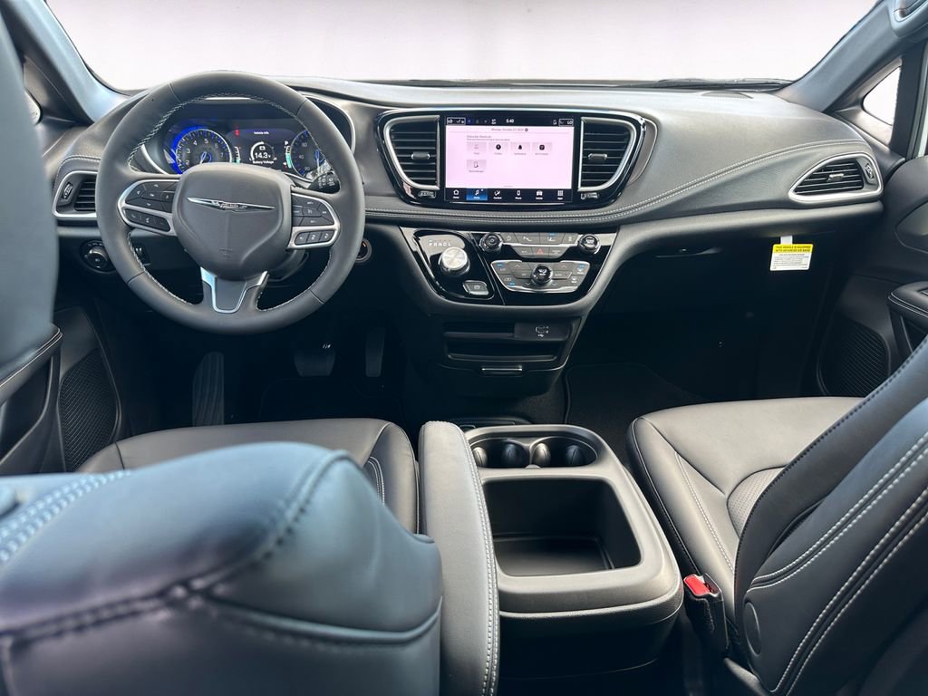 New 2026 Chrysler Pacifica Select image 10
