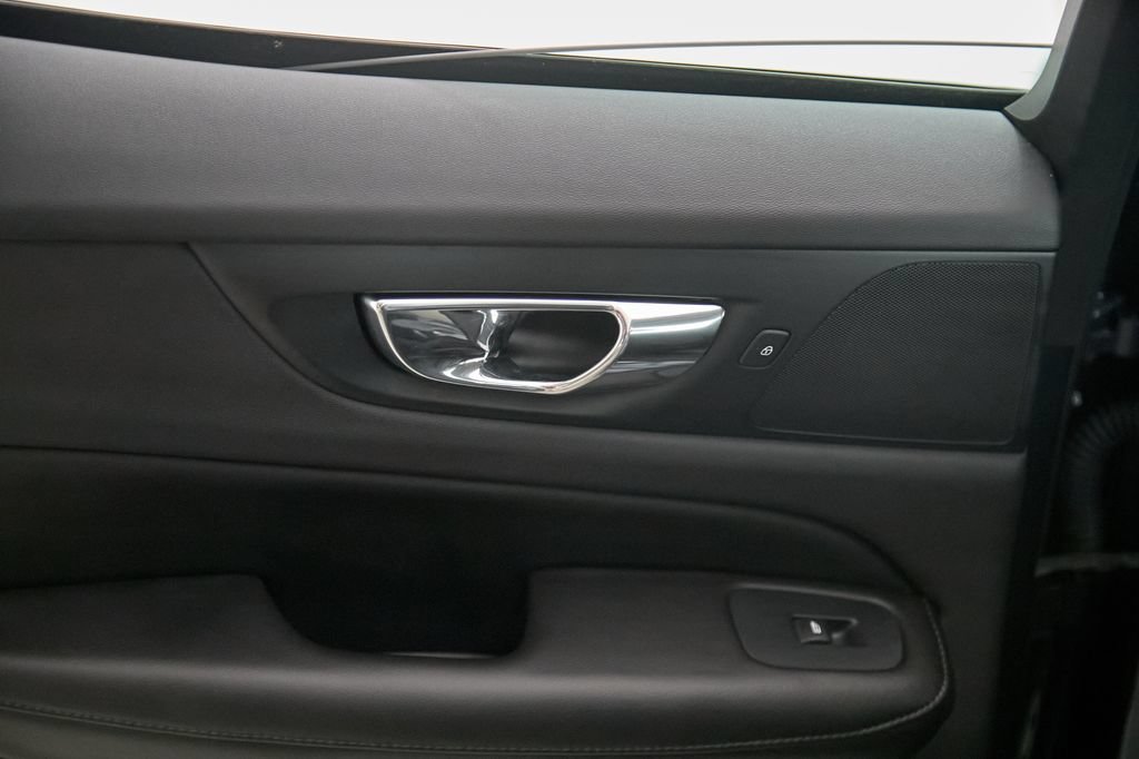 Used 2019 Volvo S60 T6 Momentum w/ Premium Package AWD/4WD image 21
