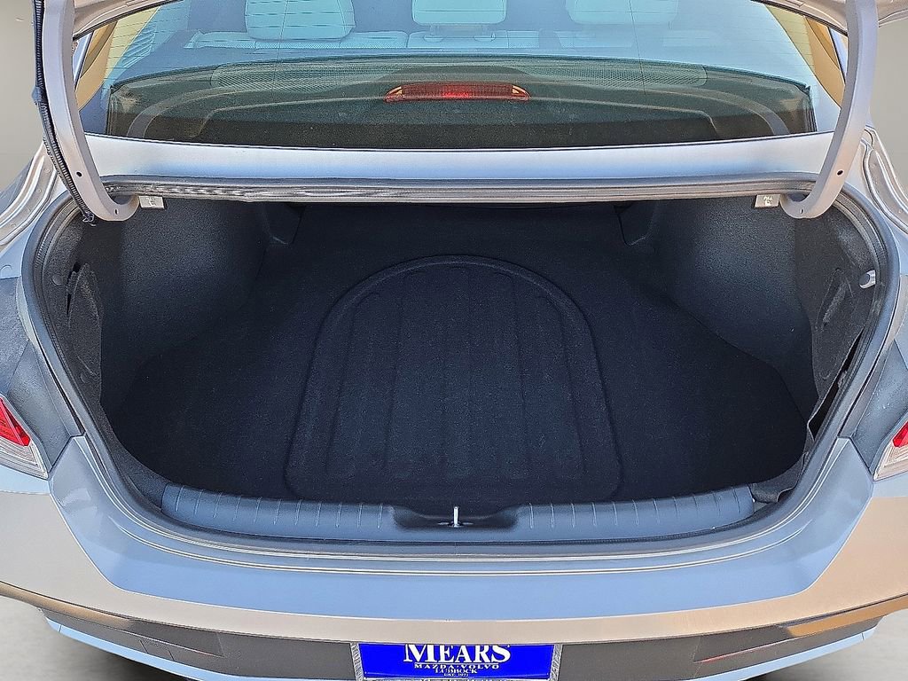 Used 2025 Hyundai Elantra Limited image 14