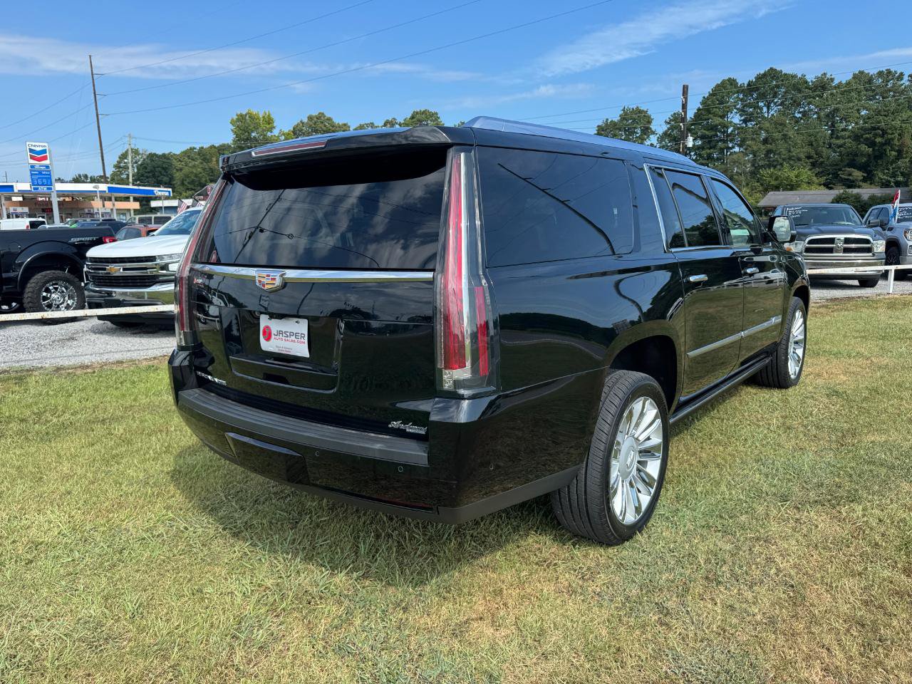 Used 2020 Cadillac Escalade ESV Platinum AWD/4WD image 3