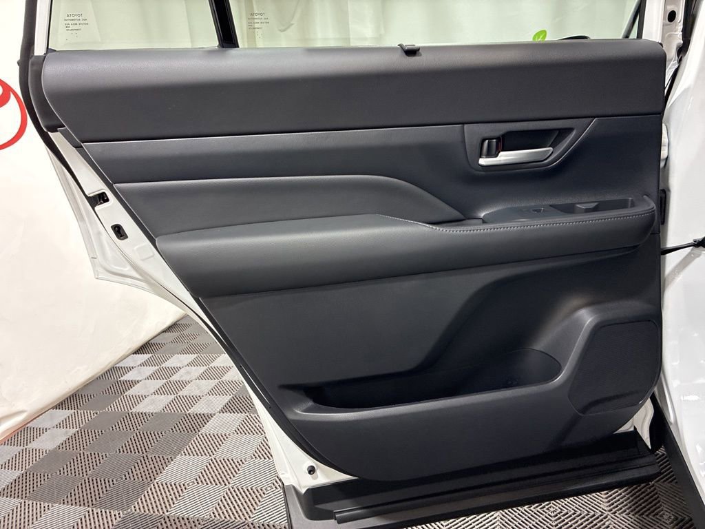 Used 2026 Toyota Grand Highlander AWD Hybrid image 19