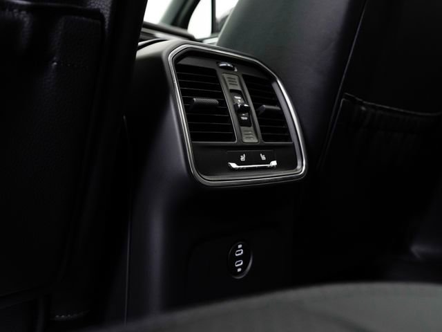 Certified 2025 Porsche Macan AWD/4WD image 31