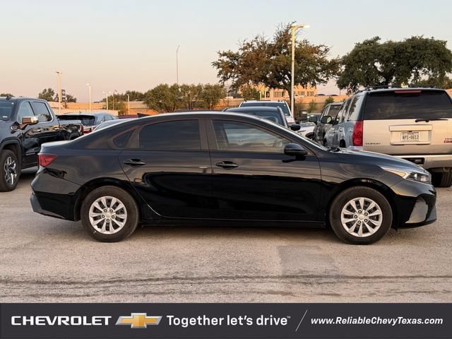 Used 2023 Kia Forte LX FWD image 3