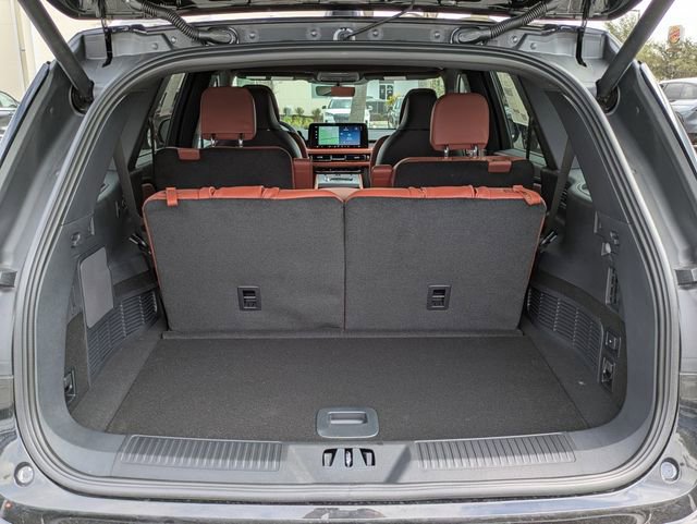 New 2026 Lincoln Aviator Reserve w/ Luxury Package image 13