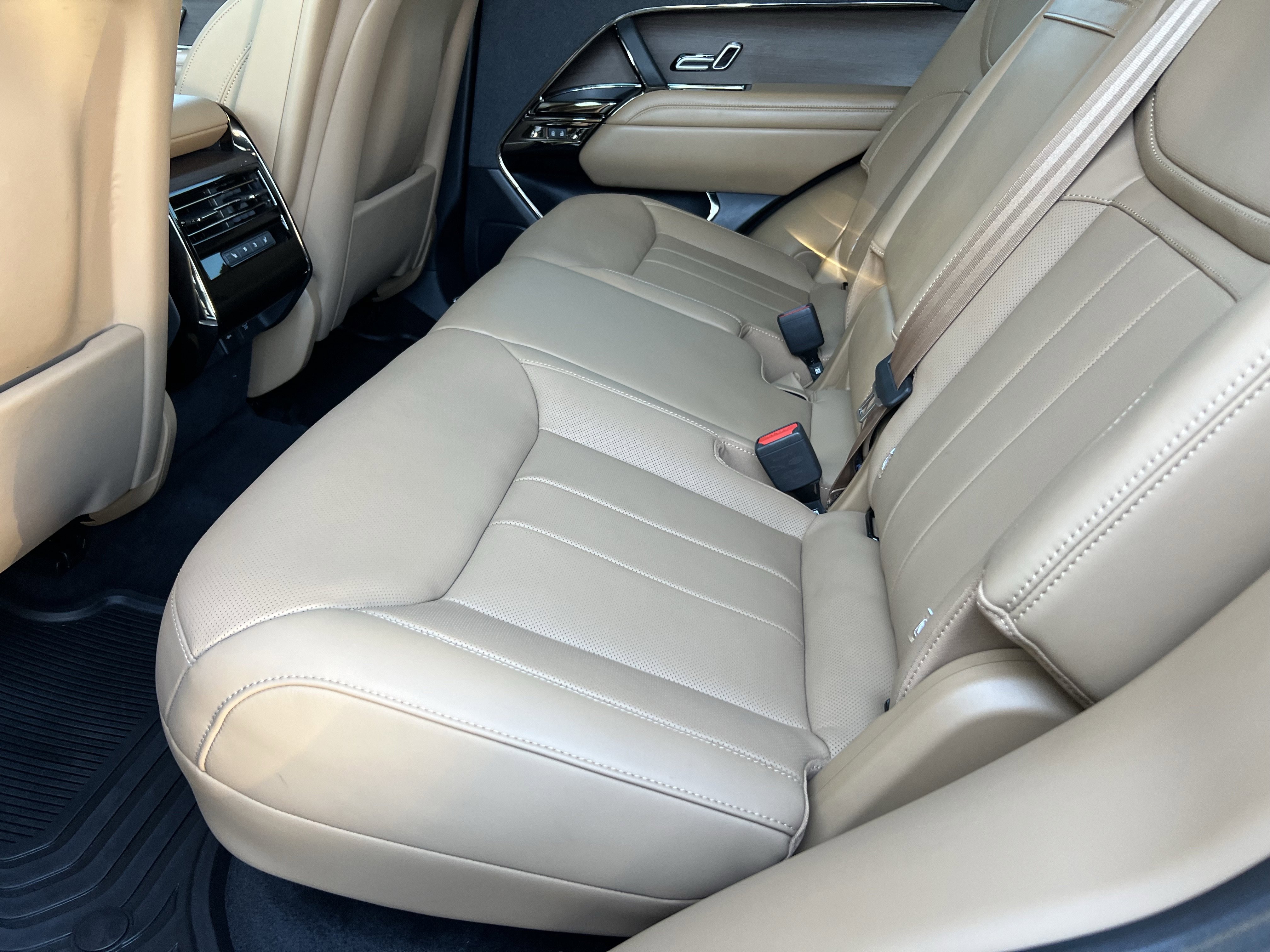Used 2023 Land Rover Range Rover Sport SE image 33