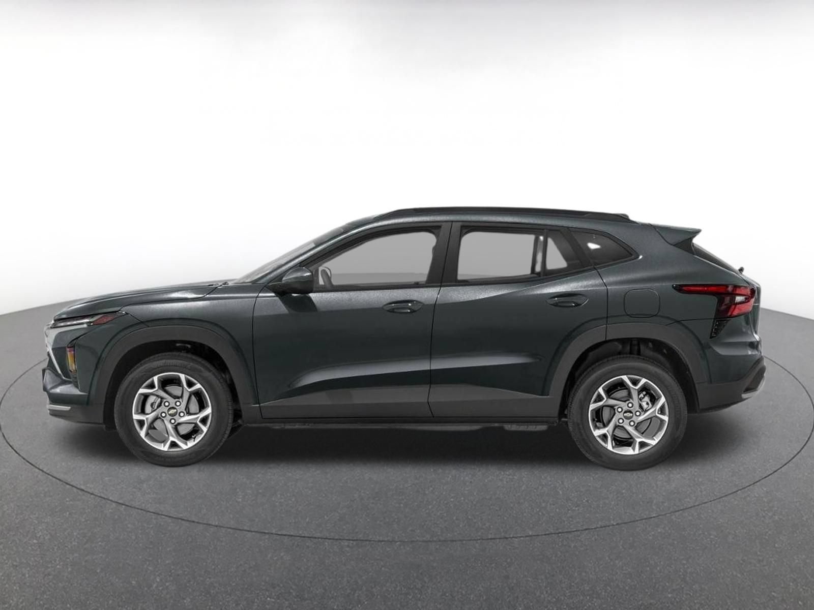 Used 2025 Chevrolet Trax LT w/ LT Convenience Package FWD image 3