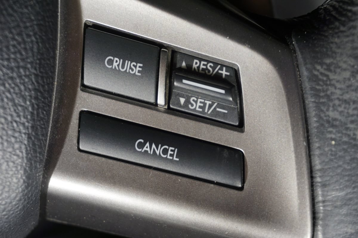 Used 2012 Subaru Outback 2.5i Premium w/ All-Weather Pkg AWD/4WD image 13