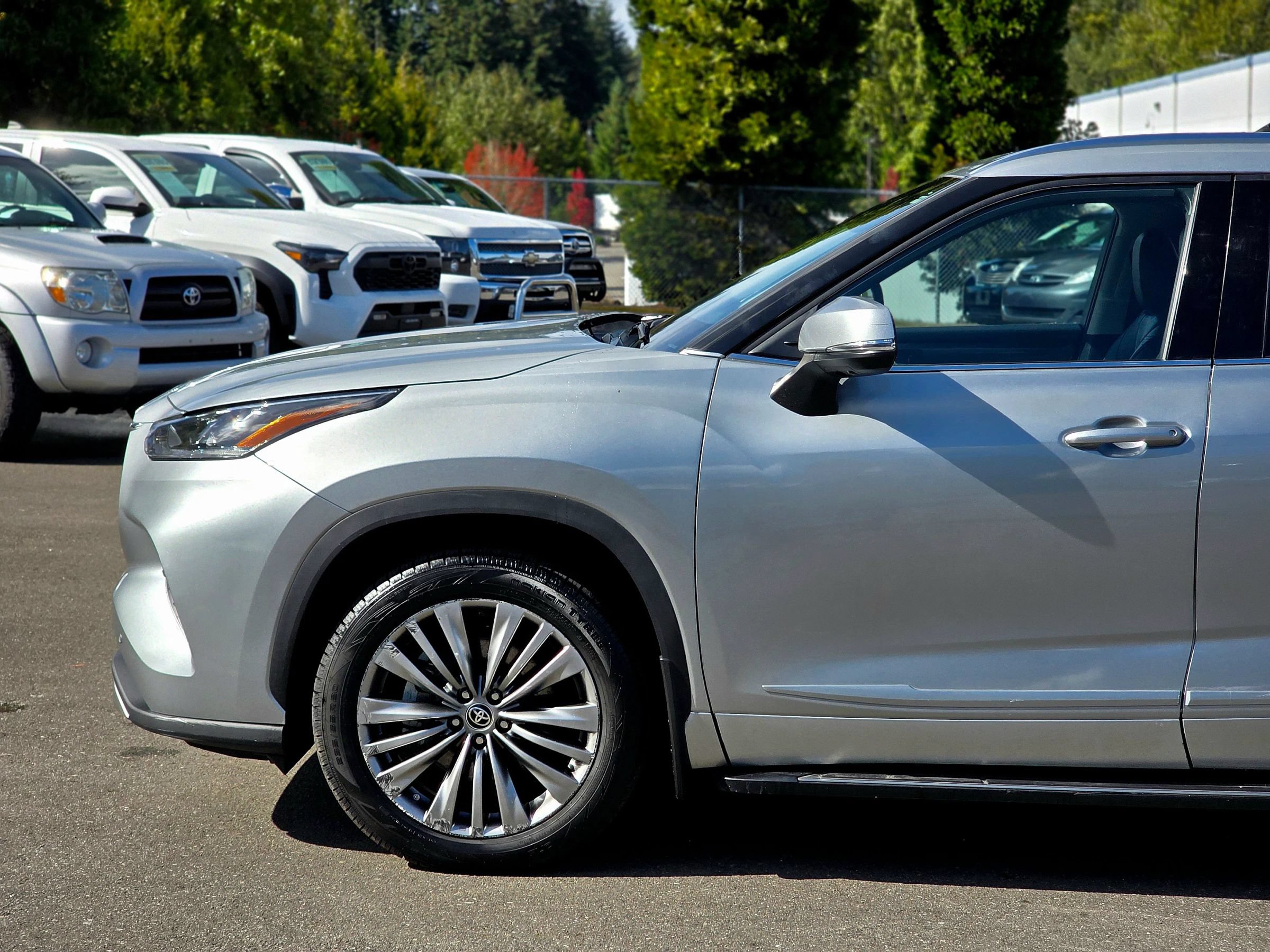 Used 2021 Toyota Highlander Platinum AWD/4WD image 6