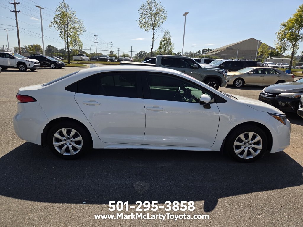 Used 2026 Toyota Corolla LE FWD image 3