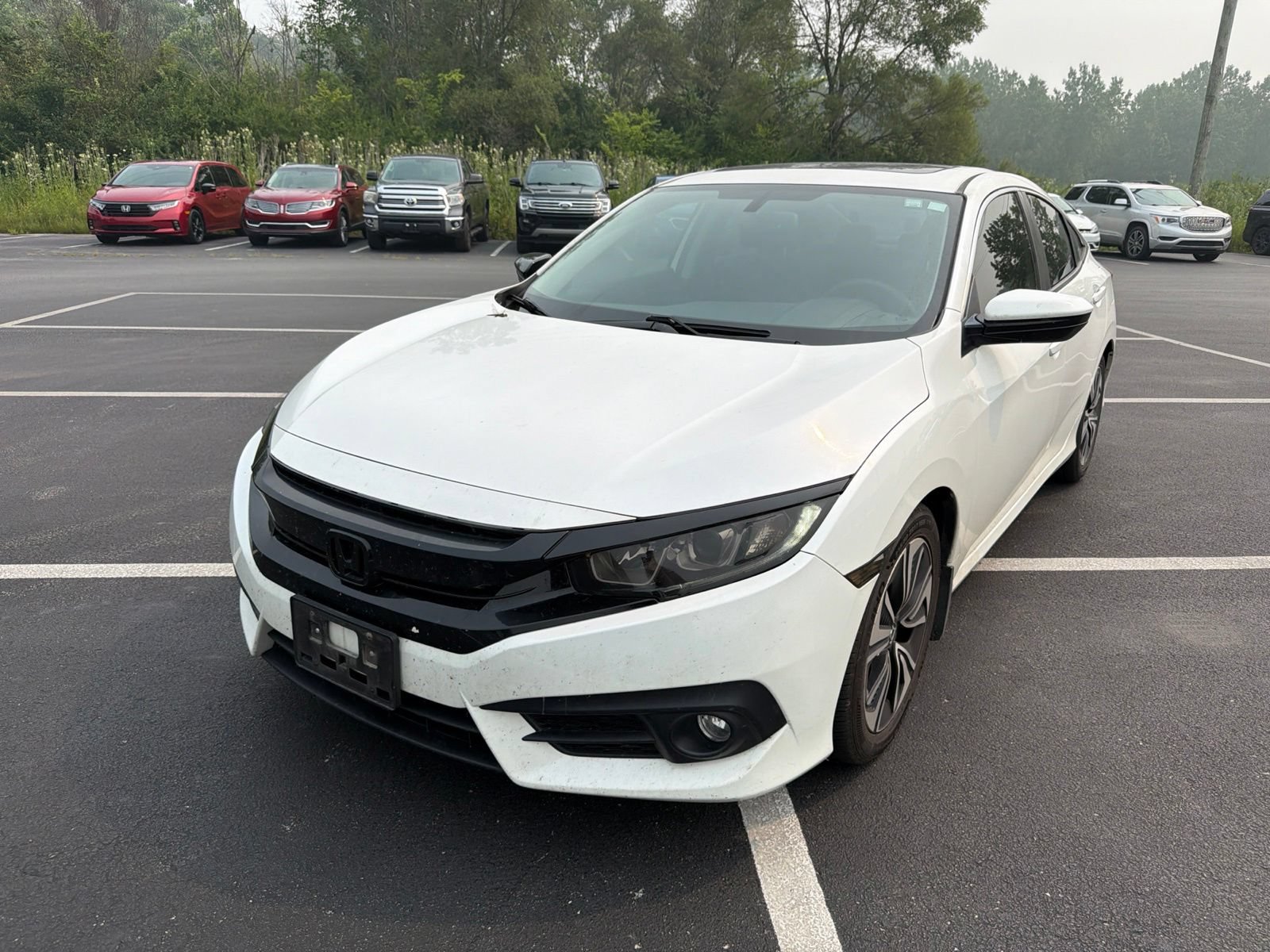 Used 2018 Honda Civic EX-L image 2