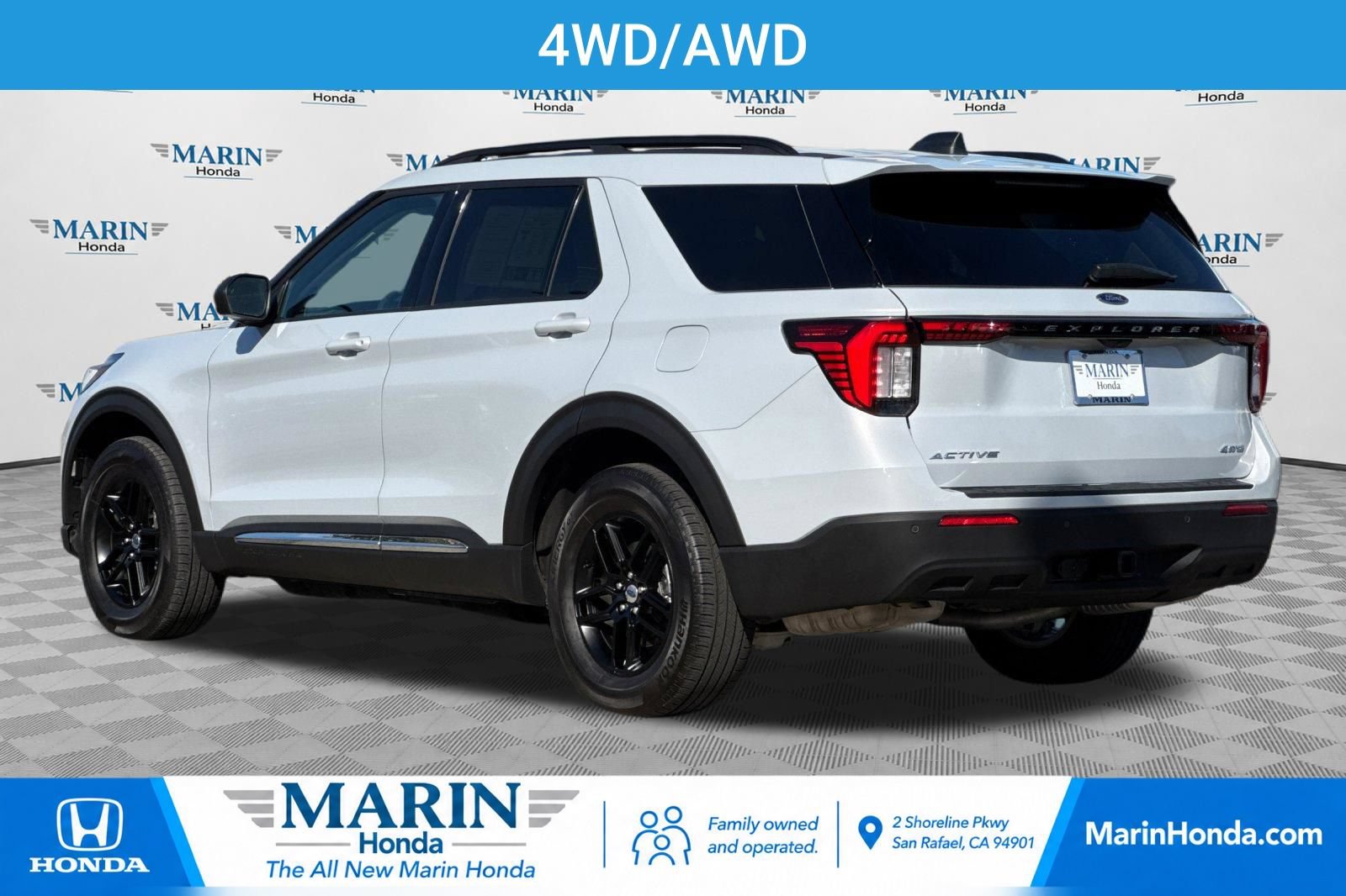 Used 2025 Ford Explorer Active AWD/4WD image 5