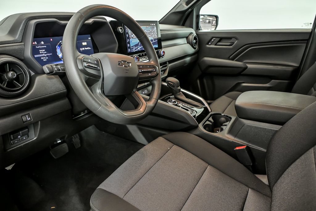 Used 2025 Chevrolet Colorado Trail Boss AWD/4WD image 10