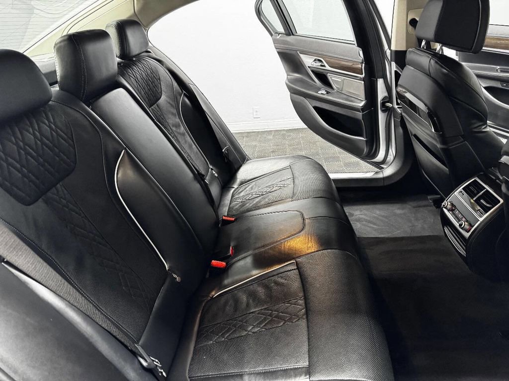 Used 2020 BMW 740i image 49