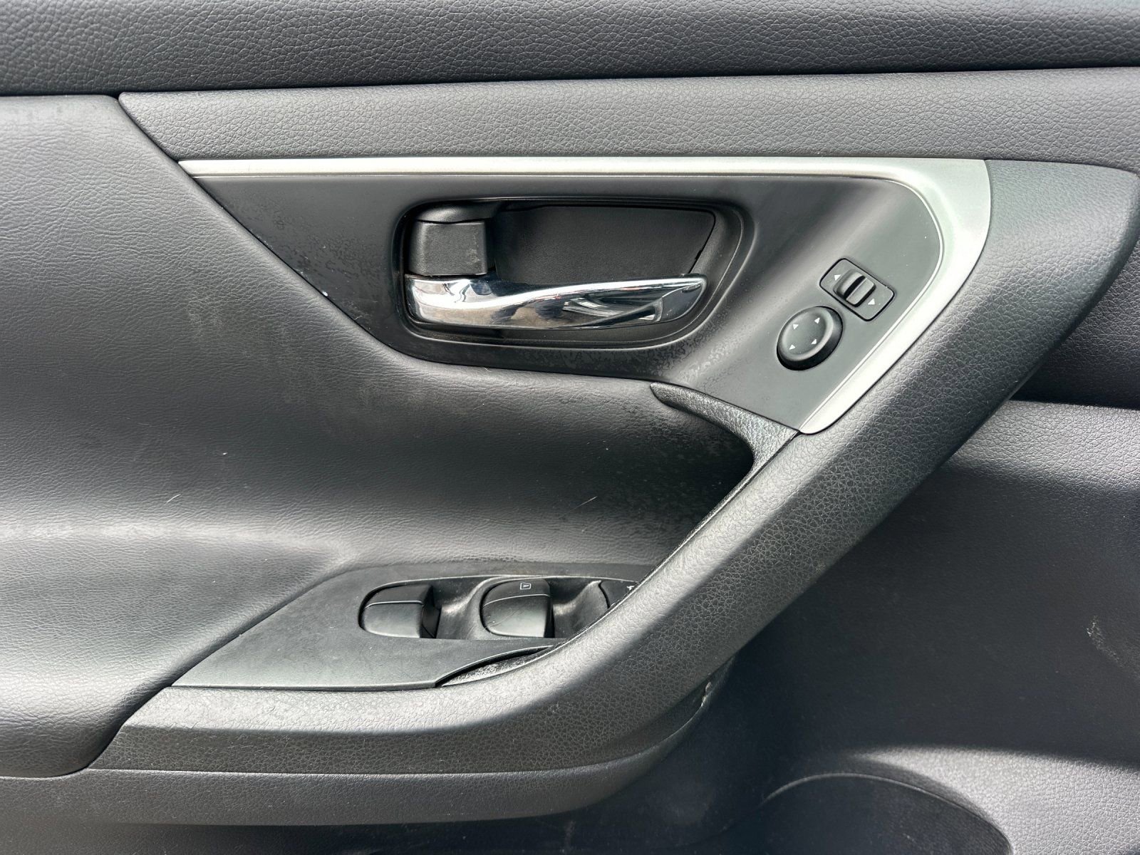 Used 2017 Nissan Altima 2.5 SV image 11