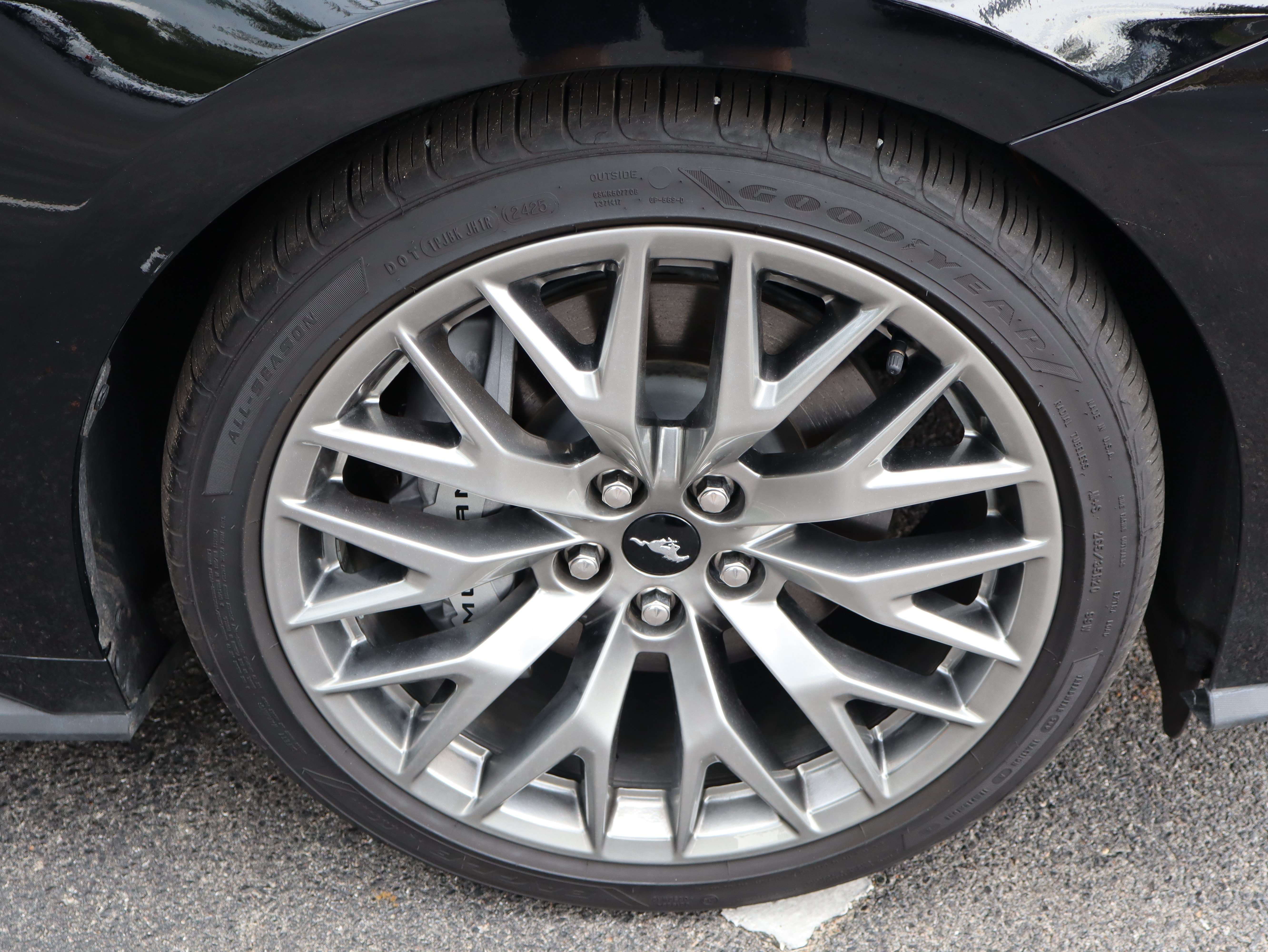 Used 2025 Ford Mustang GT Premium RWD image 13