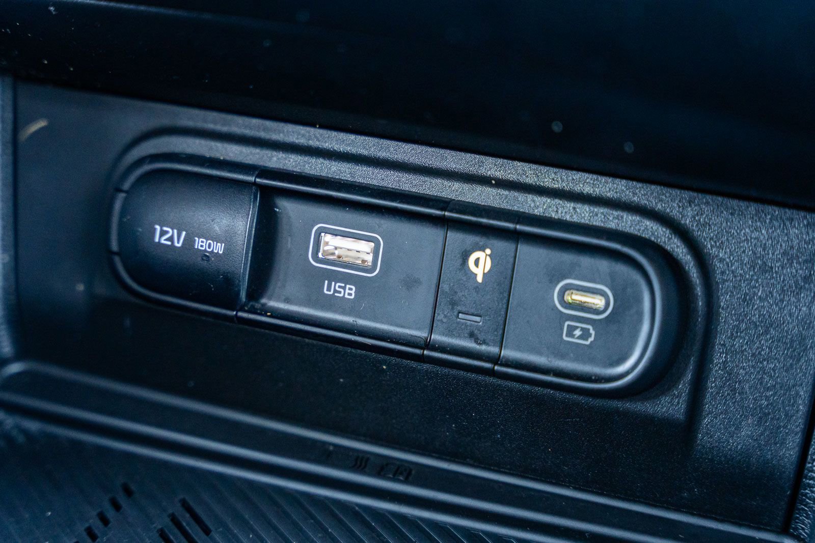 Used 2025 Kia Sportage X-Line w/ Premium Package image 28