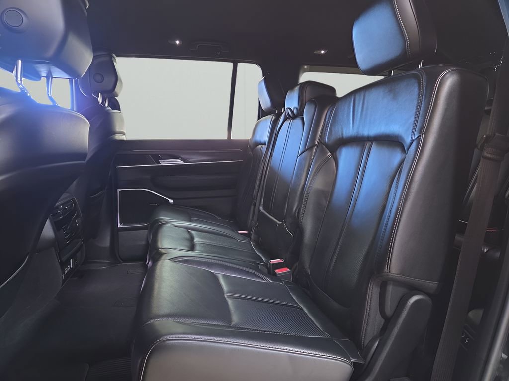 Used 2023 Jeep Wagoneer Series III w/ Preferred Equipment Group image 22