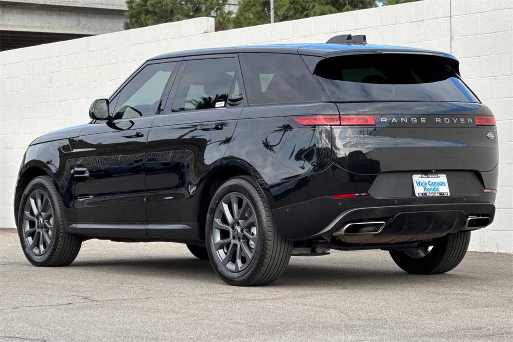 Used 2023 Land Rover Range Rover Sport SE image 3