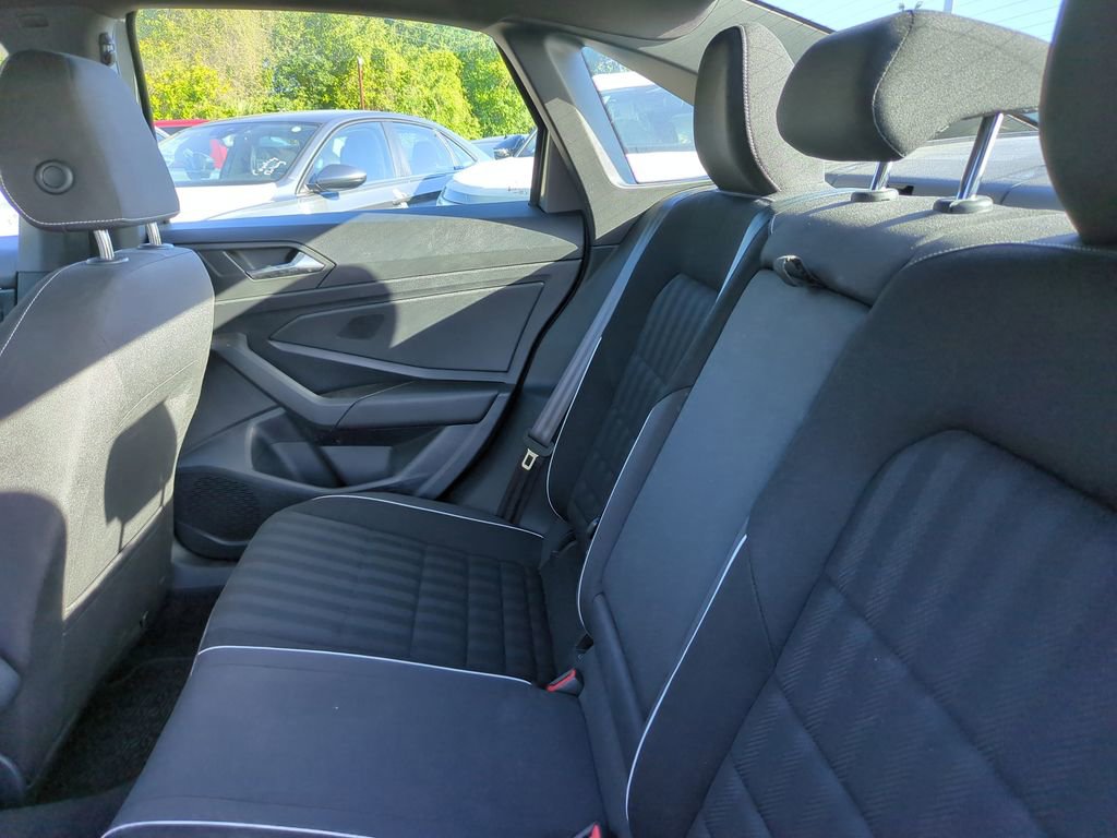 Used 2023 Volkswagen Jetta Sport image 7