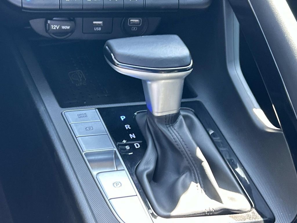 Used 2022 Hyundai Elantra Limited image 33