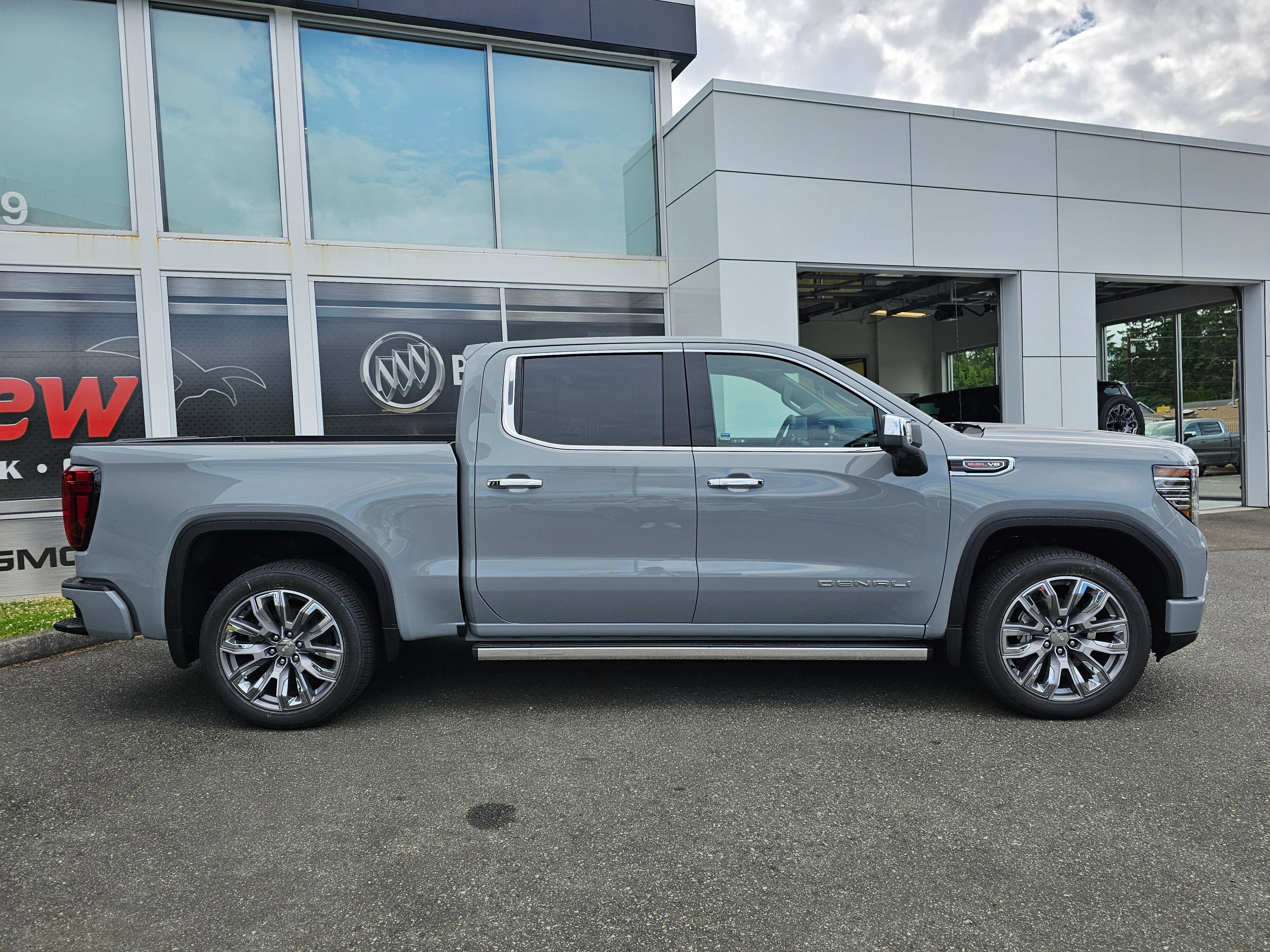 New 2024 GMC Sierra 1500 Denali AWD/4WD image 2