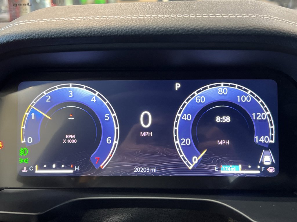 Used 2025 Jeep Grand Cherokee Limited w/ Luxury Tech Group II image 32