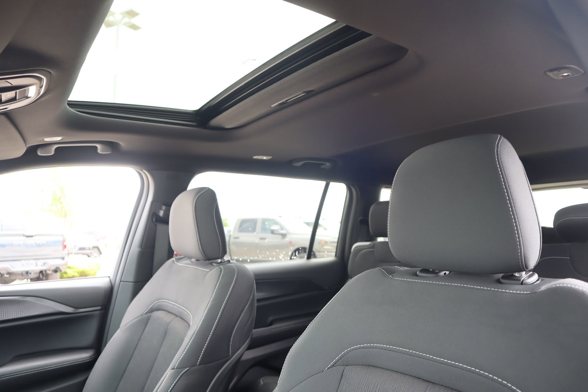 New 2026 Jeep Grand Cherokee L Laredo AWD/4WD image 16