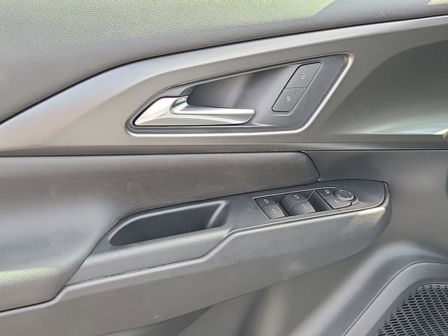 New 2026 Chevrolet Equinox EV LT w/ LPO, Blackout Package FWD image 20