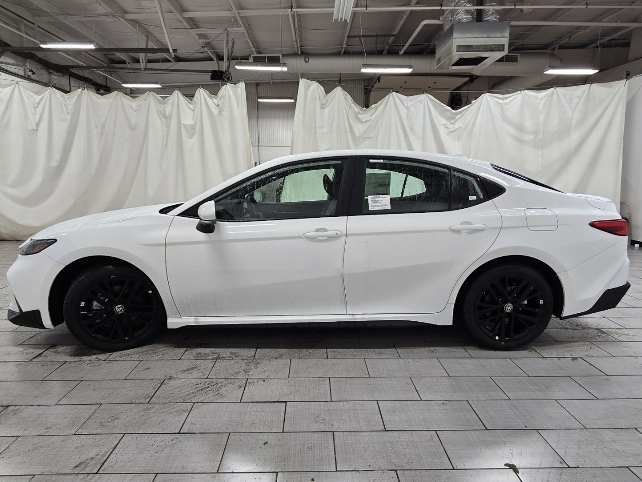 New 2026 Toyota Camry Hybrid image 14