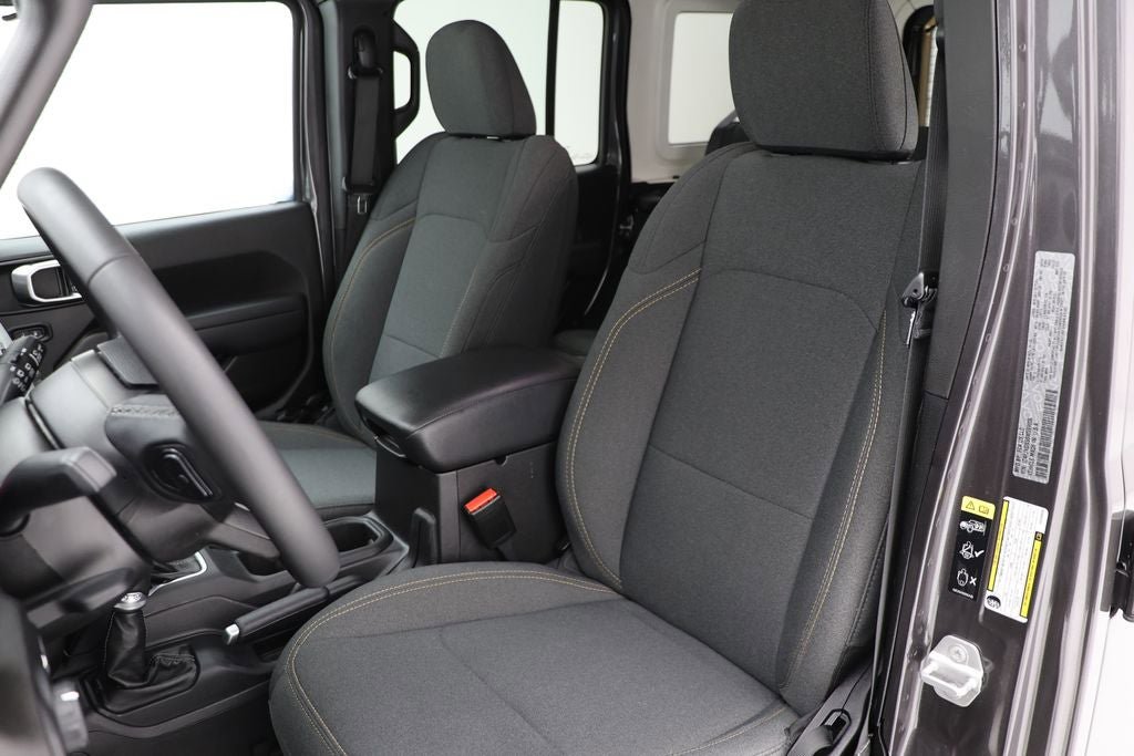 Used 2025 Jeep Wrangler Unlimited Sport AWD/4WD image 18