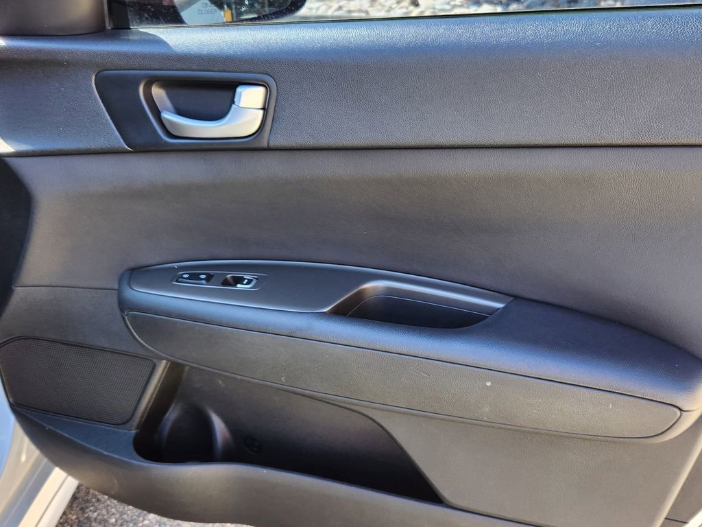 Used 2020 Kia Optima LX image 17