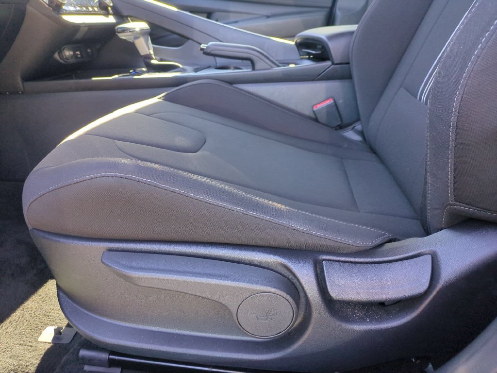 Used 2026 Hyundai Elantra Sport FWD image 14