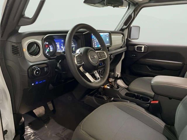 Used 2025 Jeep Wrangler Unlimited Sahara w/ Safety Group image 15