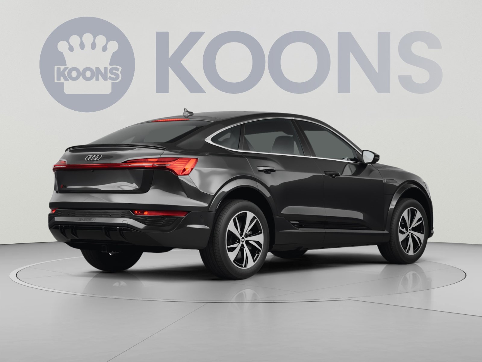 Used 2024 Audi Q8 e-tron Prestige w/ Prestige Package AWD/4WD image 4