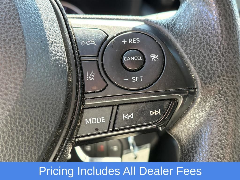 Used 2019 Toyota RAV4 LE AWD/4WD image 13