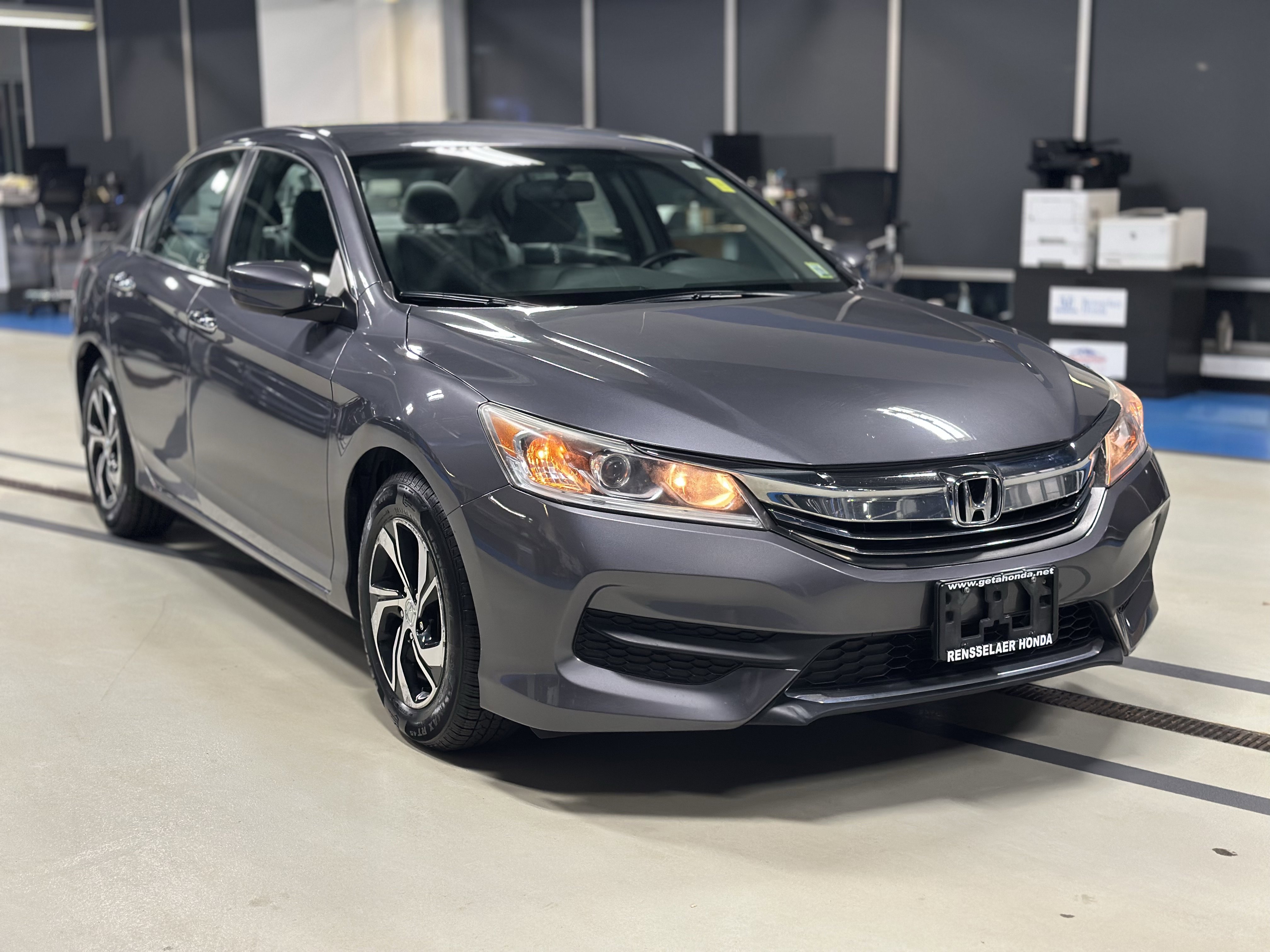 Used 2017 Honda Accord LX image 3