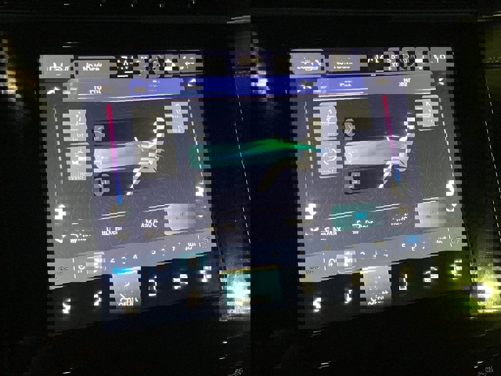 Used 2024 Jeep Grand Cherokee L Altitude image 24