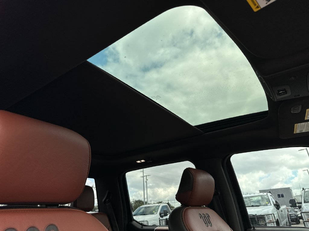 Used 2018 Ford F150 King Ranch w/ Equipment Group 601A Luxury AWD/4WD image 15