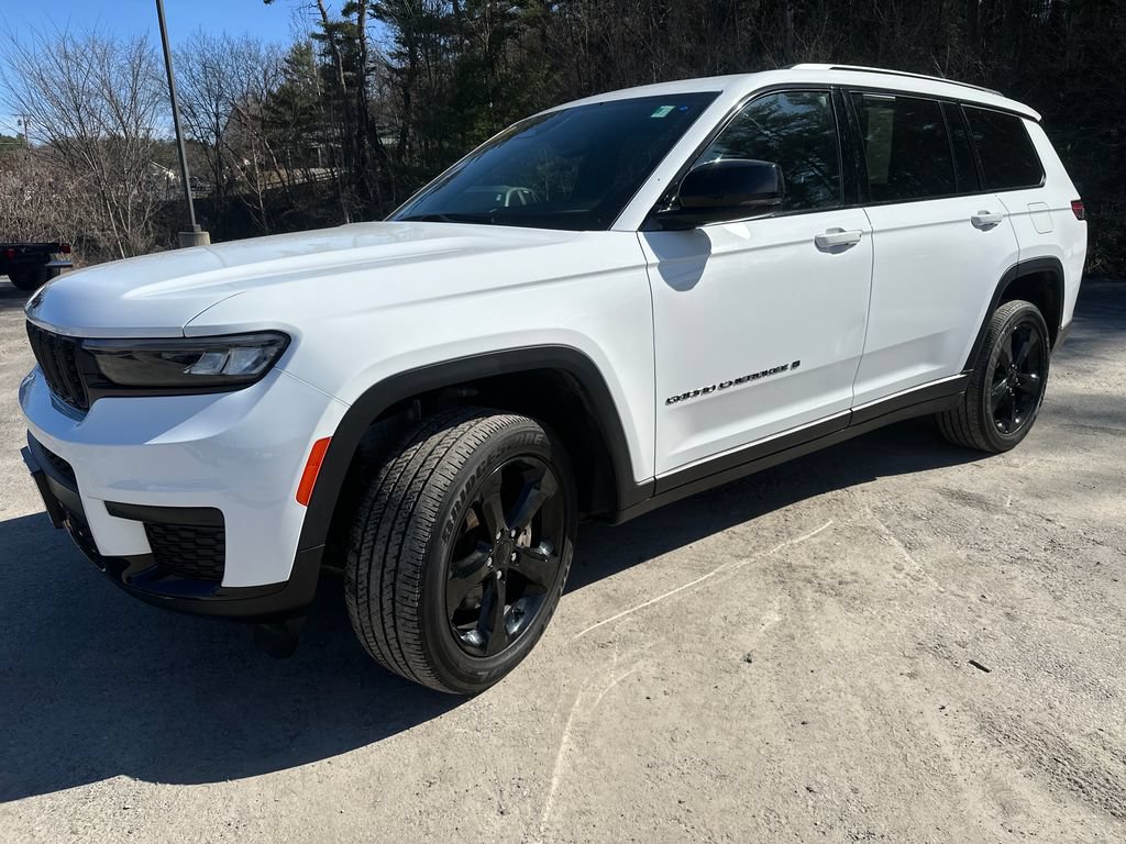 Used 2023 Jeep Grand Cherokee L Laredo AWD/4WD image 1