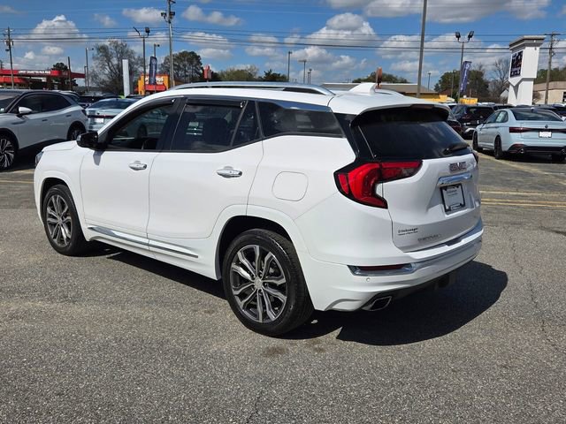 Used 2020 GMC Terrain Denali w/ Denali Premium Package FWD image 8