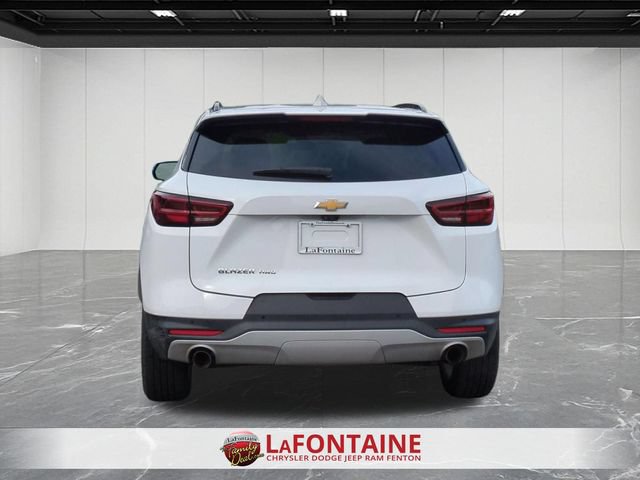 Used 2025 Chevrolet Blazer LT w/ Sound & Technology Package AWD/4WD image 4