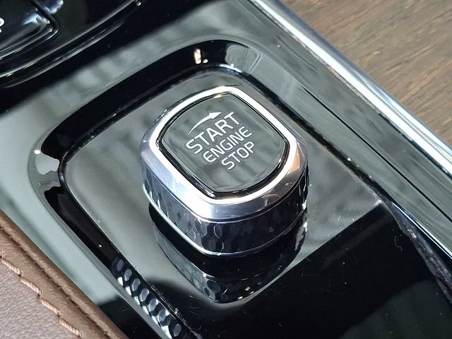 Used 2024 Volvo V90 B6 Cross Country Ultimate AWD/4WD image 21
