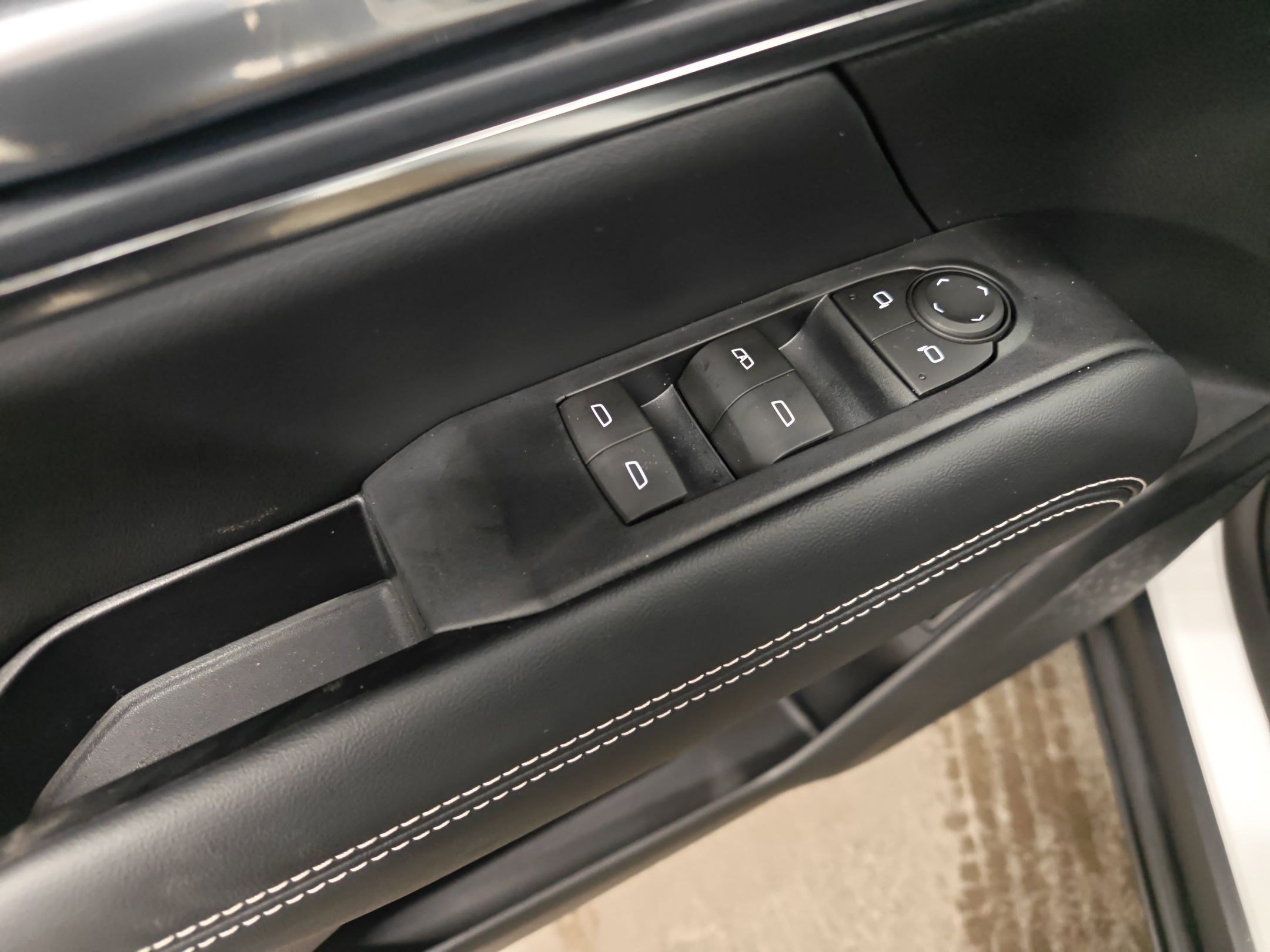 Used 2026 GMC Terrain Elevation w/ Elevation Premium Package image 12