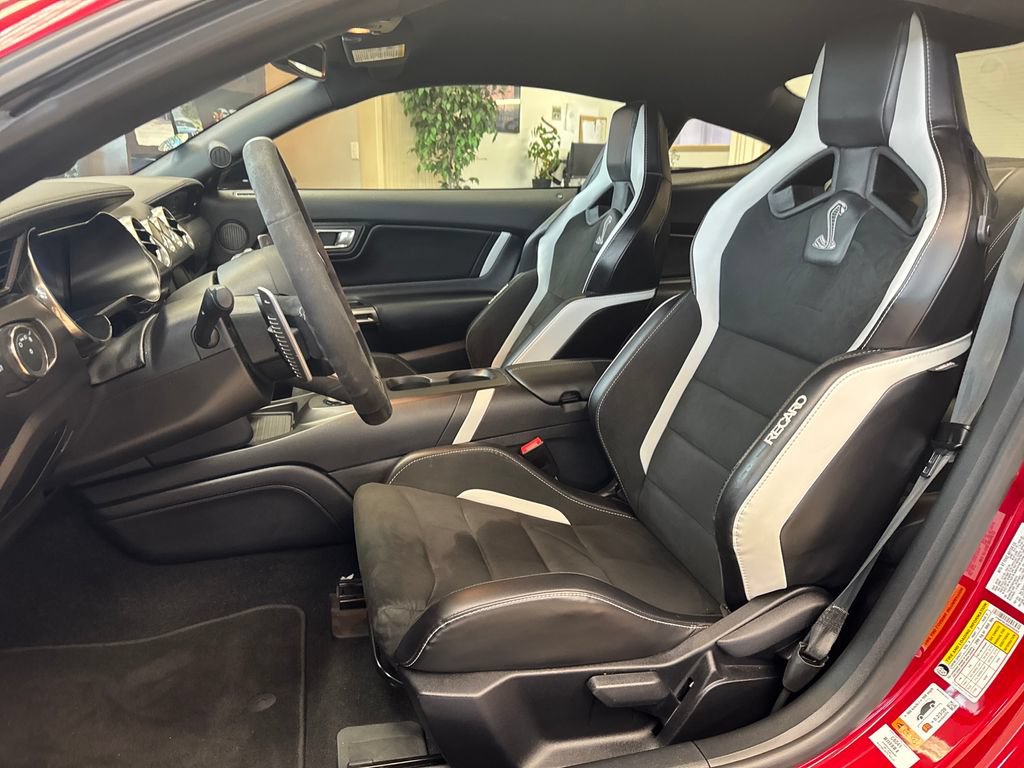 Used 2021 Ford Mustang Shelby GT500 w/ Technology Package RWD image 12