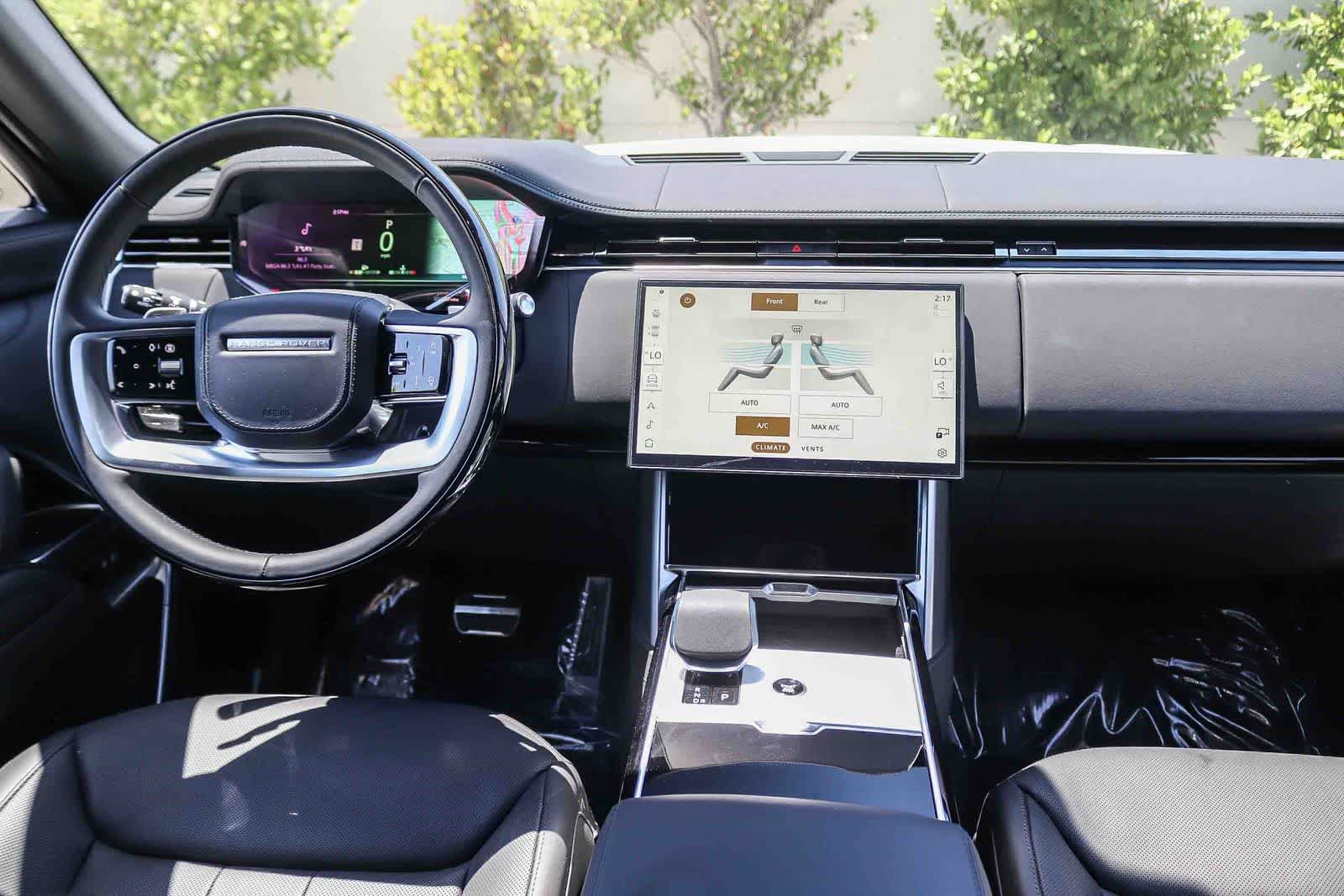 New 2026 Land Rover Range Rover Long Wheelbase SE AWD/4WD image 12