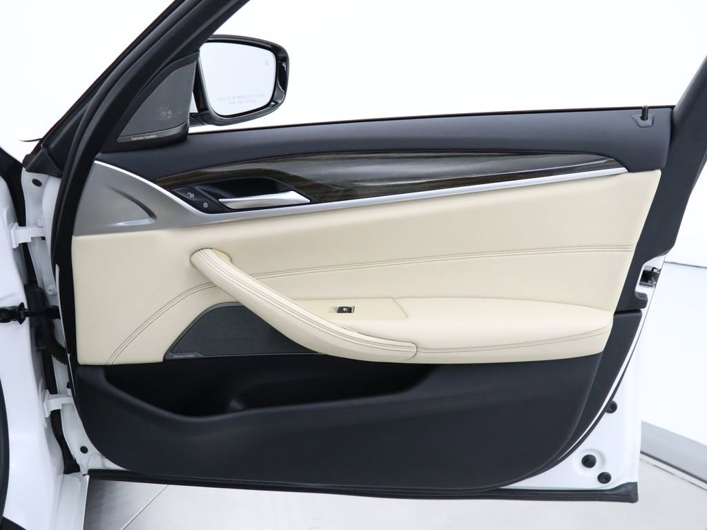 Used 2021 BMW 530i w/ Premium Package RWD image 37